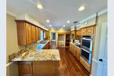 610 W Cedar Street, Nocona, TX 76255 - Photo 8