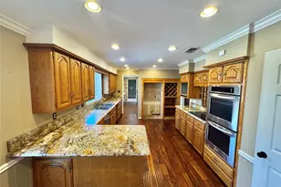 610 W Cedar St, Nocona, TX 76255 - Photo 8