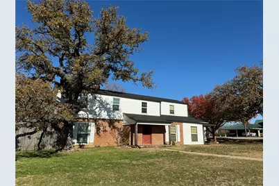 610 W Cedar Street, Nocona, TX 76255 - Photo 1