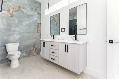 1105 Poindexter Street #B2, Fort Worth, TX 76102 - Photo 16