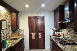 222 W Shady Grove Road W, Irving, TX 75060 - Photo 10