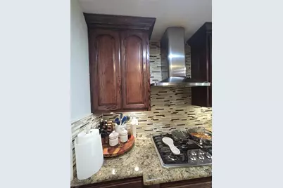 222 W Shady Grove Road W #222 East unit, Irving, TX 75060 - Photo 12