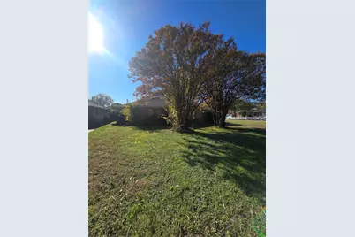 222 W Shady Grove Road W #222 East unit, Irving, TX 75060 - Photo 2