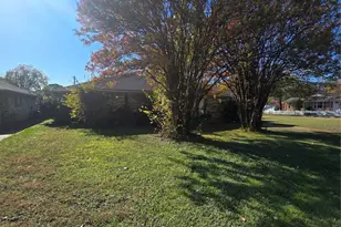 222 W Shady Grove Road W, Irving, TX 75060 - Photo 2