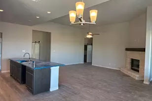 428 Guadeloupe Ln, Springtown, TX 76082 - Photo 4