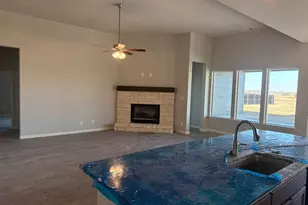 428 Guadeloupe Ln, Springtown, TX 76082 - Photo 6