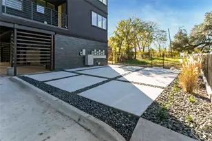 1101 Poindexter St, Fort Worth, TX 76102 - Photo 6