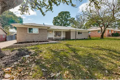 4820 Briarwood Lane, Fort Worth, TX 76103 - Photo 14