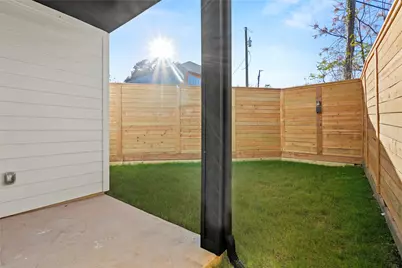 325 N Moore, Dallas, TX 75203 - Photo 30