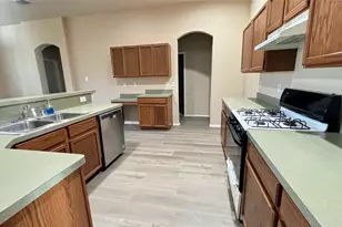 2007 Walnut Hills Ln, Mansfield, TX 76063 - Photo 6