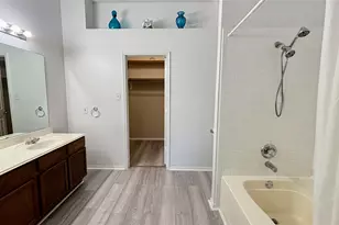 2007 Walnut Hills Ln, Mansfield, TX 76063 - Photo 8