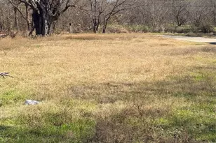 1007 2nd Ave SE, Mineral Wells, TX 76067 - Photo 1