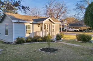 209 N Texas St, Celina, TX 75009 - Photo 2