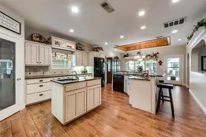 614 W 4th Street, Justin, TX 76247 - Photo 8