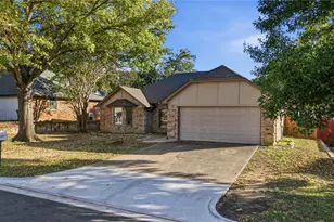 6716 Inwood Dr, North Richland Hills, TX 76182 - Photo 2