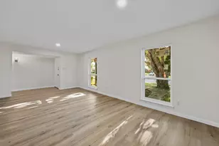 11919 Bushmills Rd, Dallas, TX 75243 - Photo 10