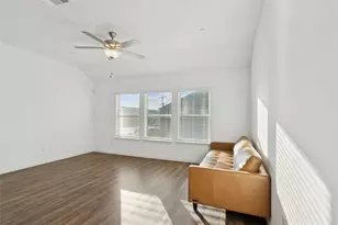 4703 Kindred St, Haltom City, TX 76117 - Photo 8