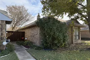 1120 Old Barn Ln, Mesquite, TX 75149 - Photo 2