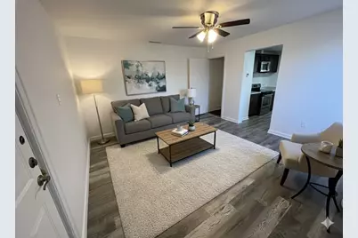 918 W 8th #3, Dallas, TX 75208 - Photo 2