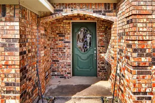 7864 Mahonia Dr, Fort Worth, TX 76133 - Photo 2