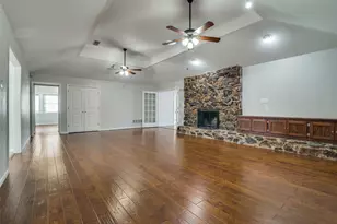 1405 Carriage Ln, Garland, TX 75043 - Photo 4