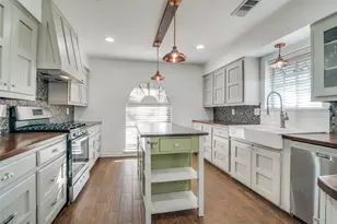 1405 Carriage Ln, Garland, TX 75043 - Photo 8