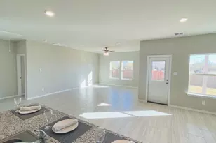 10613 Dripping Creek Ln, Fort Worth, TX 76036 - Photo 4