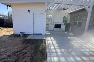 1403 Jefferson St, Bowie, TX 76230 - Photo 30