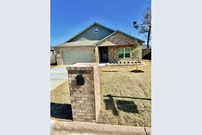 1403 Jefferson Street, Bowie, TX 76230 - Photo 2