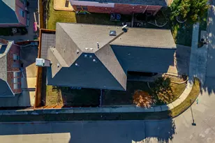 8216 Dogwood Ln, Irving, TX 75063 - Photo 34