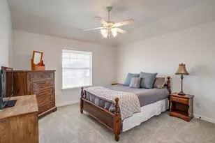 8216 Dogwood Ln, Irving, TX 75063 - Photo 6