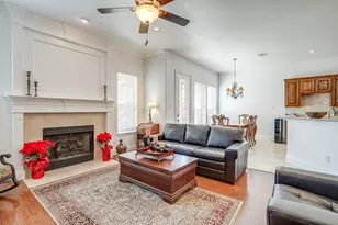 8216 Dogwood Ln, Irving, TX 75063 - Photo 12