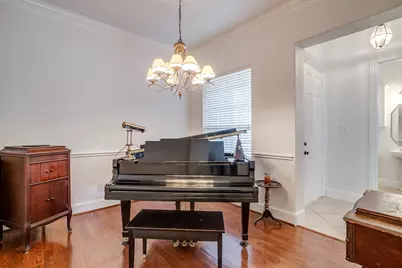 8216 Dogwood Lane, Irving, TX 75063 - Photo 4