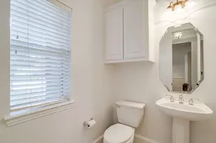 8216 Dogwood Ln, Irving, TX 75063 - Photo 10