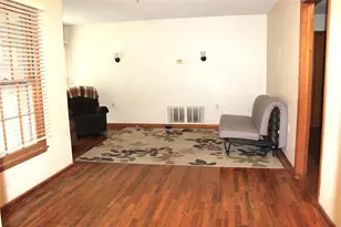 210 W Frey St, Stephenville, TX 76401 - Photo 4