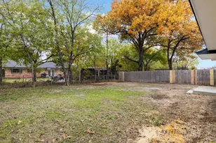 2726 Ridgewood St, Irving, TX 75062 - Photo 22