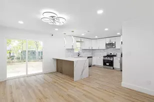 2726 Ridgewood St, Irving, TX 75062 - Photo 10