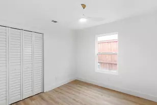 2726 Ridgewood St, Irving, TX 75062 - Photo 18