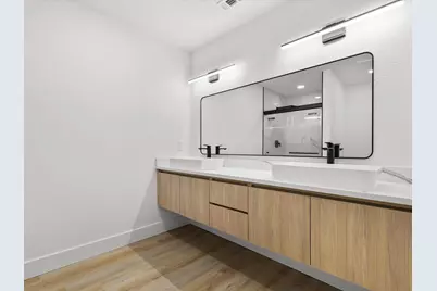 2726 Ridgewood Street, Irving, TX 75062 - Photo 16