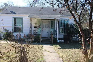 304 E Criddle St, Waxahachie, TX 75165 - Photo 2