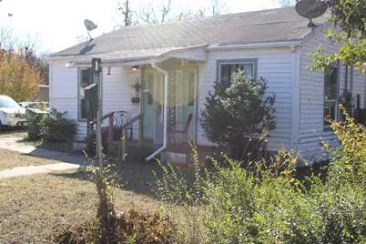 304 E Criddle Street, Waxahachie, TX 75165 - Photo 1