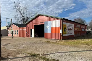 723 E Moore Ave, Terrell, TX 75160 - Photo 1