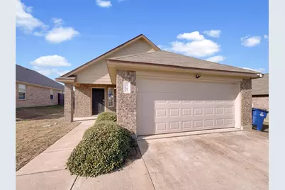 1702 Blue Jay Drive, Ennis, TX 75119 - Photo 1
