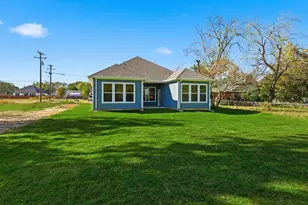 205 S Atwood St, Boyd, TX 76023 - Photo 38