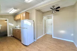 1002 Gregg St, Denton, TX 76201 - Photo 2