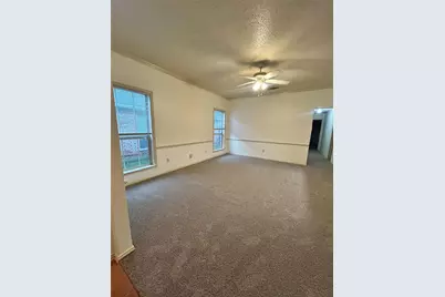 713 Kingston Drive, Grand Prairie, TX 75051 - Photo 6