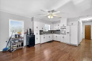 300 County Road 2100 Rd, Seven Points, TX 75143 - Photo 30