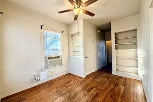 1006 Gregg St, Denton, TX 76201 - Photo 2