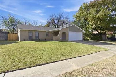 420 Thomas Chapel Drive, Arlington, TX 76014 - Photo 1