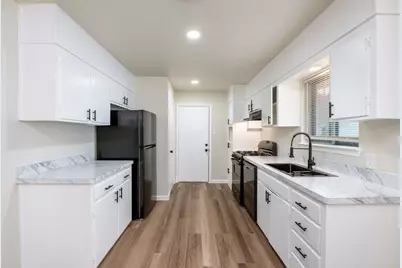 102 Mildred Lane, Benbrook, TX 76126 - Photo 10